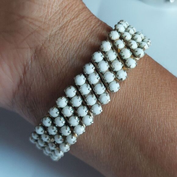 Vintage Made in Japan Prong Set White Plastic Rhinestone Expandable Bracelet - Picture 3 of 7